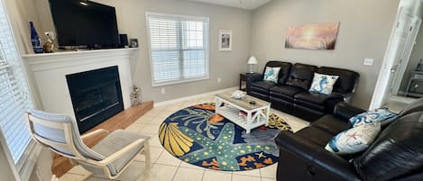 TV, fireplace
