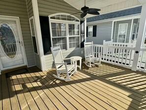 Terrace/patio - Resort – Ocean Lakes – Sleeps 7 – Free Golf Cart - Pet Friendly (Myrtle Beach)