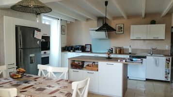 Refrigerador, microondas