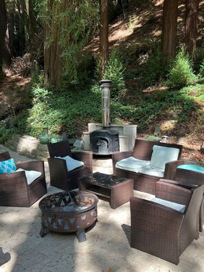Terrace/patio - Tranquil creek mountain cabin in Los Gatos perfect for a getaway (Los Gatos)