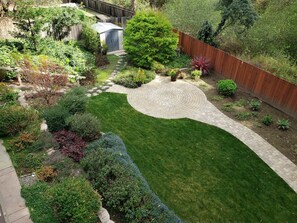 Property grounds - Immaculate Condition 3/2 Aptos Beach House For Lease Rental Term Negotiable (Aptos)