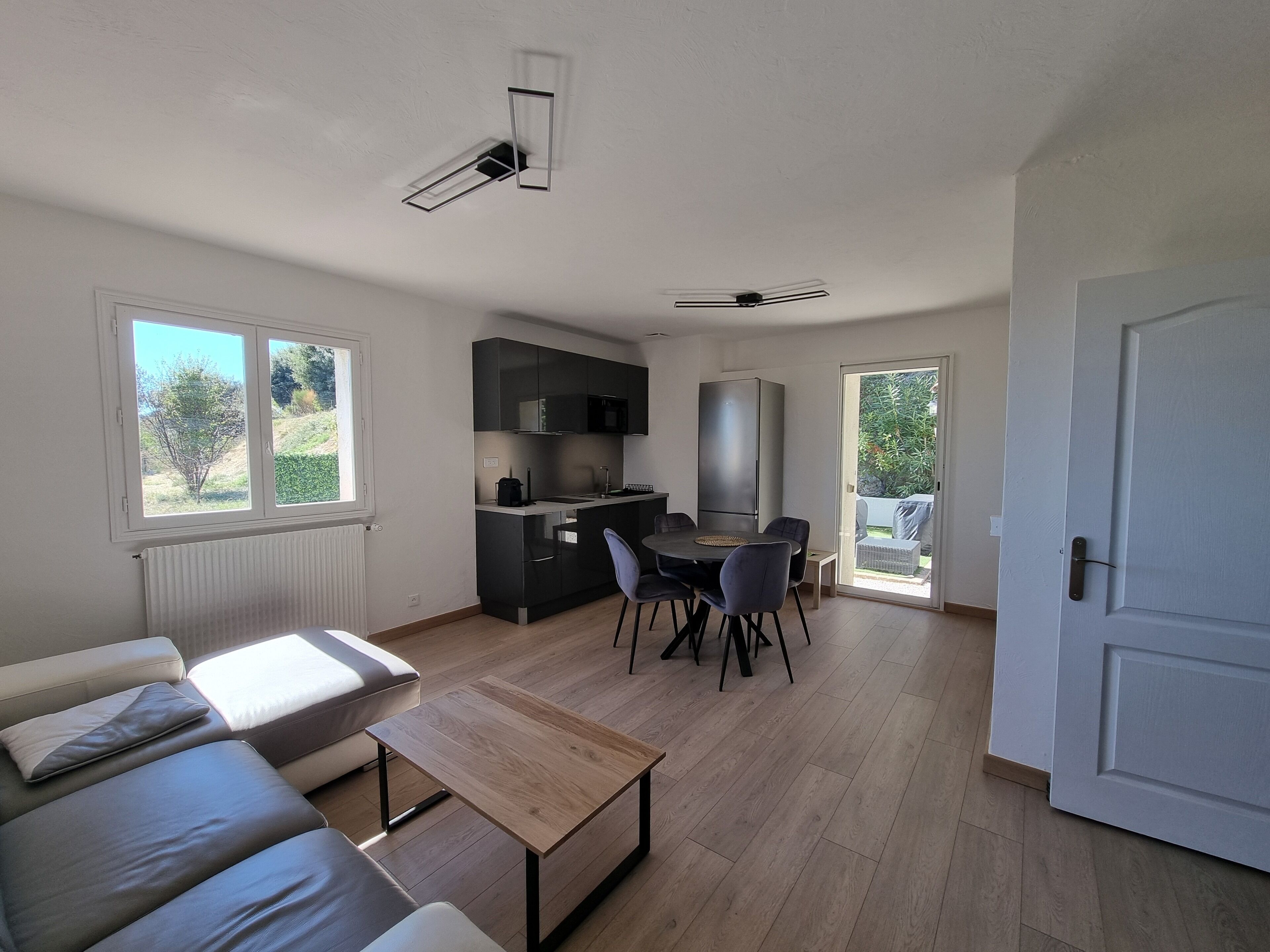 Smart-TV, Stereoanlage