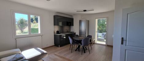 Smart-TV og stereoanlegg