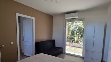 Bügeleisen/Bügelbrett, kostenloses WLAN, Bettwäsche