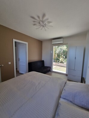 Bügeleisen/Bügelbrett, kostenloses WLAN, Bettwäsche