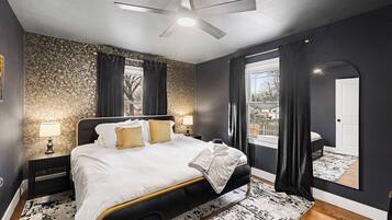 4 chambres, fer et planche à repasser, lit de bébé portatif