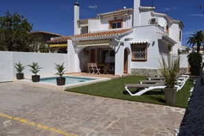House - 05 Ch3100 in Denia With 3 Bedrooms and 2 Bathrooms (Denia)