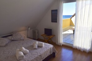 House, Smoking | 4 bedrooms - At4401 in Denia With 4 Bedrooms and 4 Bathrooms (Denia)