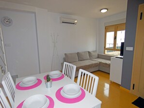 House, Smoking | 2 bedrooms - Ap121 in Oliva With 2 Bedrooms and 1 Bathrooms (Oliva)