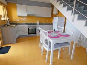 House, Smoking | 2 bedrooms - Ap121 in Oliva With 2 Bedrooms and 1 Bathrooms (Oliva)