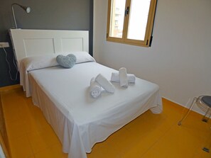 House, Smoking | 2 bedrooms - Ap121 in Oliva With 2 Bedrooms and 1 Bathrooms (Oliva)