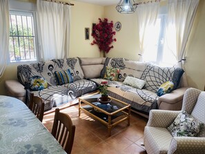Villa, Smoking | 4 bedrooms - Ch401 in Oliva With 4 Bedrooms and 2 Bathrooms (Oliva)
