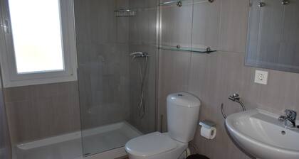 Ch1900 in Oliva With 4 Bedrooms and 3 Bathrooms