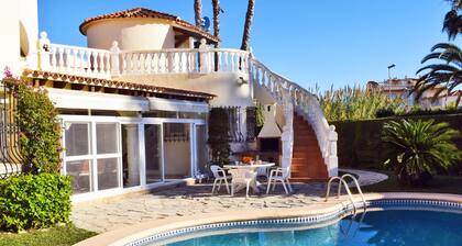 Ch1015 in Oliva With 5 Bedrooms and 5 Bathrooms