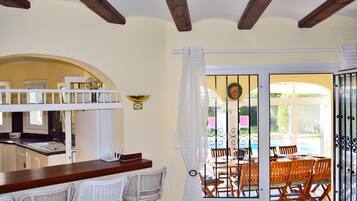 5 bedrooms