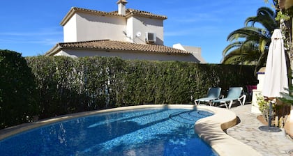 Ch1400 in Oliva With 2 Bedrooms and 2 Bathrooms