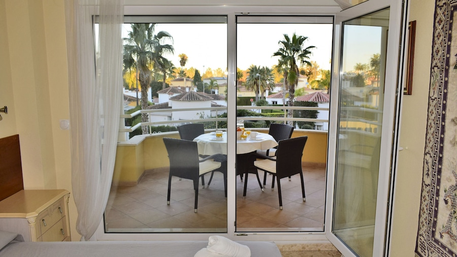 Ap1001 in Oliva With 2 Bedrooms and 2 Bathrooms