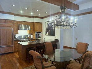 Dining - Luxury Rental Expansive 2-bedroom condo at Thunder Spring / Zenergy in Ketchum (Ketchum)