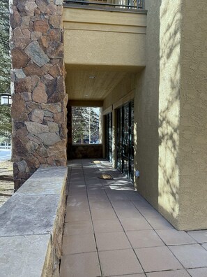 Exterior detail - Luxury Rental Expansive 2-bedroom condo at Thunder Spring / Zenergy in Ketchum (Ketchum)