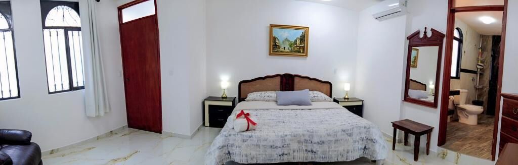 Suite estudio Deluxe | Tabla de planchar con plancha y wifi gratis 