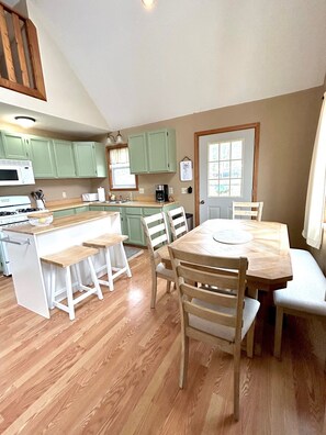 Dining - Rae's Retreat on Little Platte Lake w/ Private Dock! (Honor)