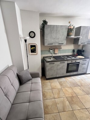 Private kitchen - Barcaioli's Home, vacation home historic center, Catania  (Catania)