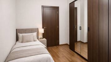 Iron/ironing board, WiFi, bed sheets