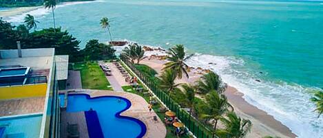 Leilighet | Basseng | 2 utendørsbassenger og bassengparasoller