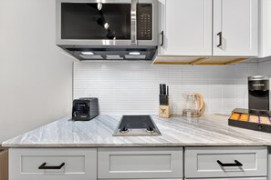 Private kitchen - City Escape: Stylish Studio Oasis (Raleigh)
