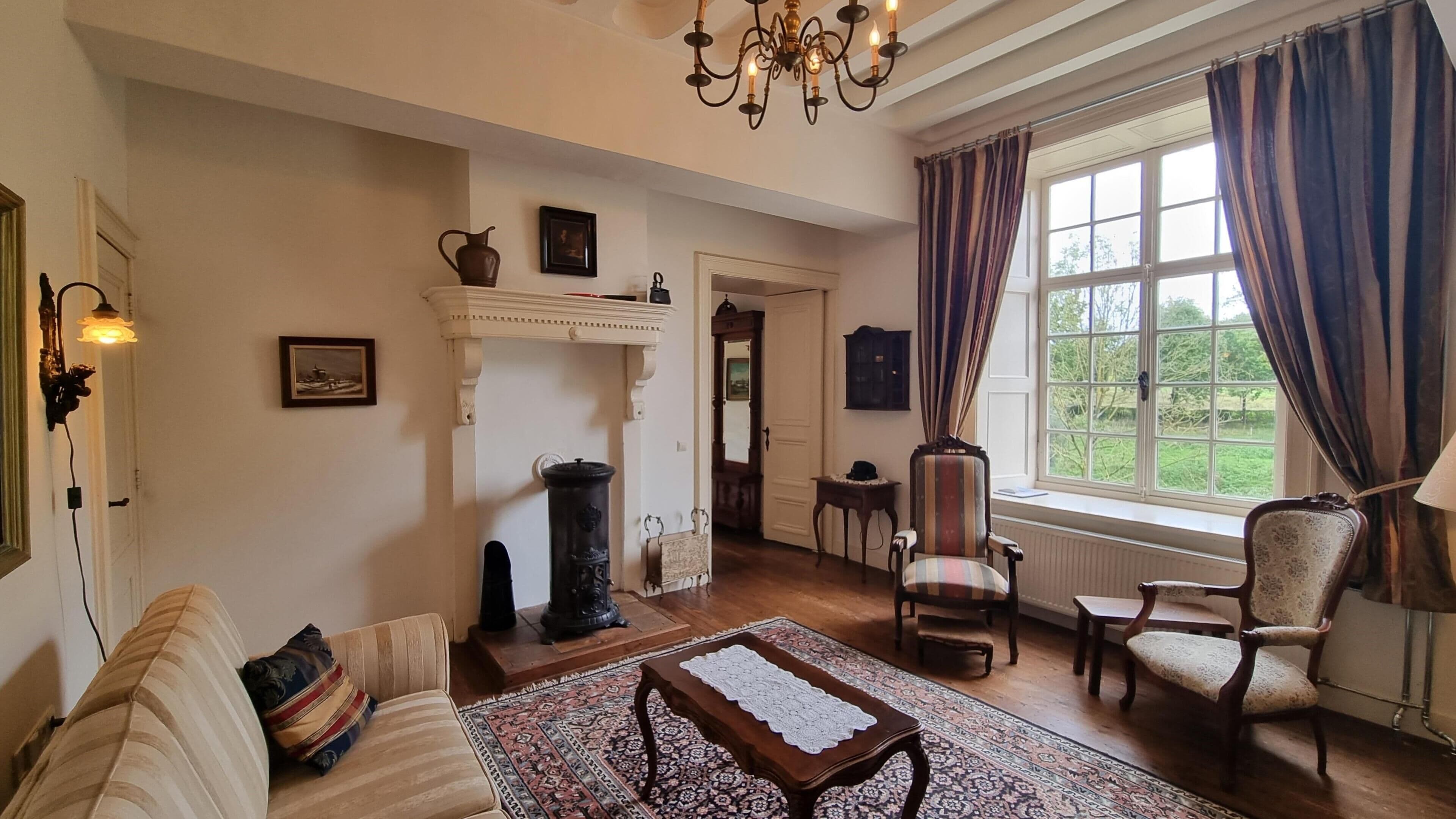 Suite, 1 cama Queen size, para no fumadores (Shower Only) | Decoración personalizada, muebles diferentes y ropa de cama 