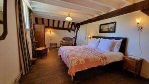 Standard Apartment, Multiple Beds, Non Smoking, Kitchen (Dining Table) | Individually decorated, individually furnished, bed sheets - Kasteelhotel Terborgh, BW Signature Collection (Schinnen)