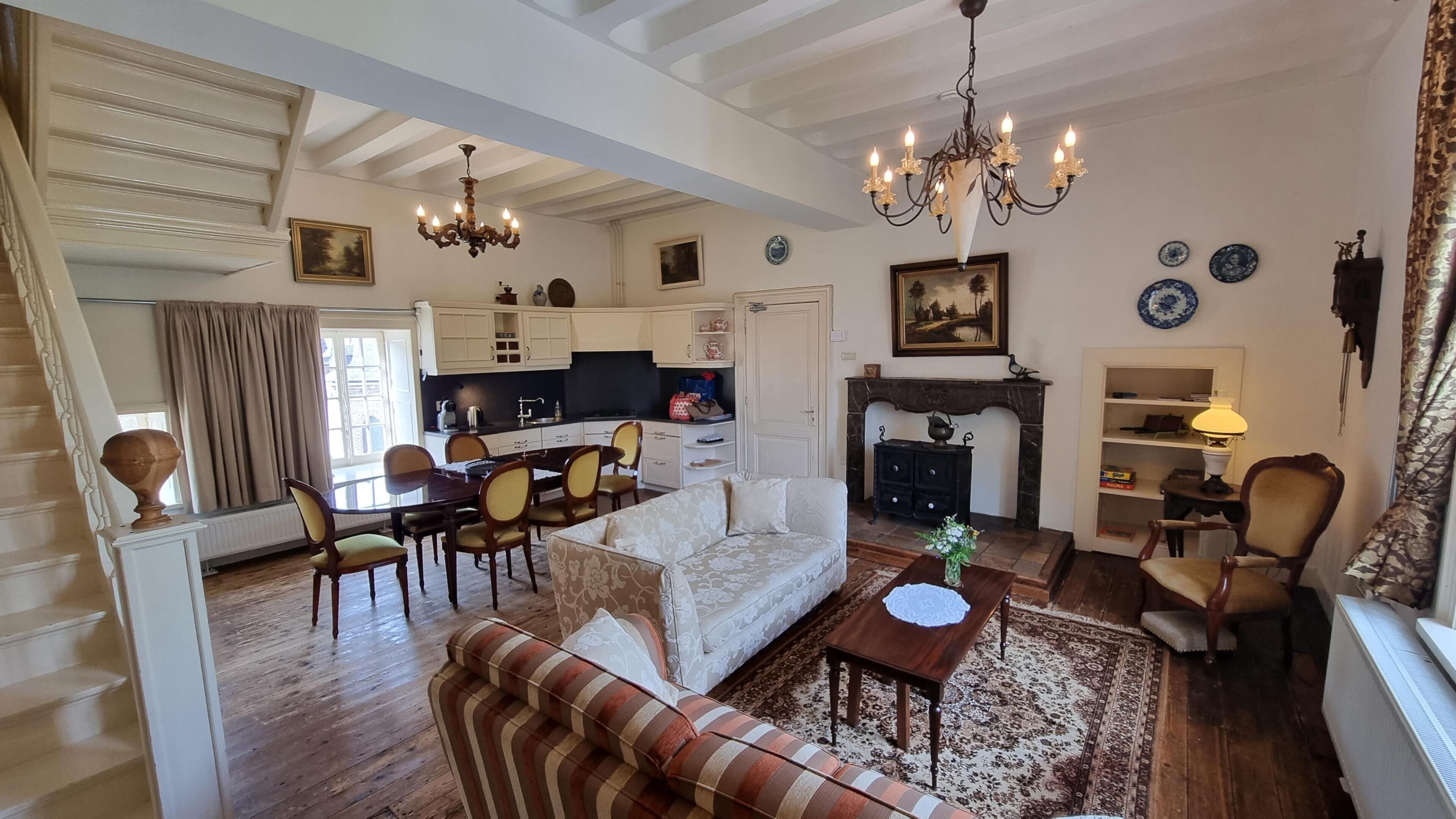 Departamento estándar, varias camas, para no fumadores, cocina (Dining Table) | Cocina privada