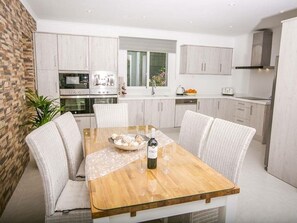 Dining - STUNNING PRIVATE VILLA WITH PARKING/WIFI/PRIVATE POOL/ AIR CON IN ALL ROOMS (Javea)