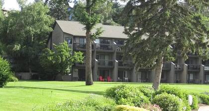 Bigfork Condo Near Flathead Lake & Downtown