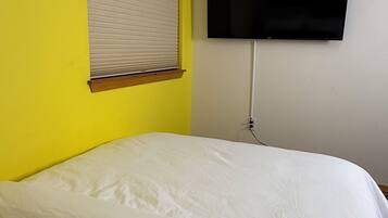 3 chambres, bureau, Wi-Fi gratuit, draps fournis