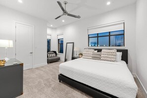 3 habitaciones, escritorio, tabla de planchar con plancha y wifi gratis 