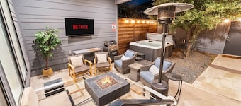 The Art House•Luxury Modern 3BR Near TCU, Dickies & Stockyards