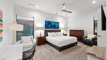 3 bedrooms, desk, iron/ironing board, free WiFi