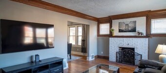 Charming 3bedroom house by Riverfront. Fisherman Friendly. Free Parking