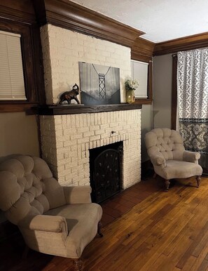 Interior - Charming 3bedroom house by Riverfront. Fisherman Friendly. Free Parking (Detroit)