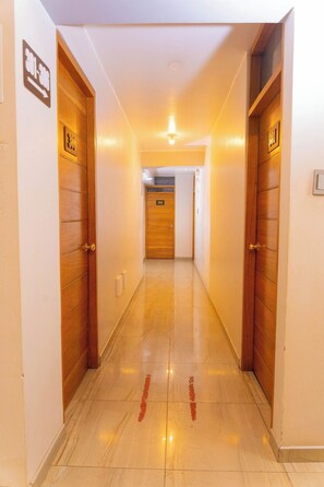 Luokittelematon kuva, 3 kautta 6, painike