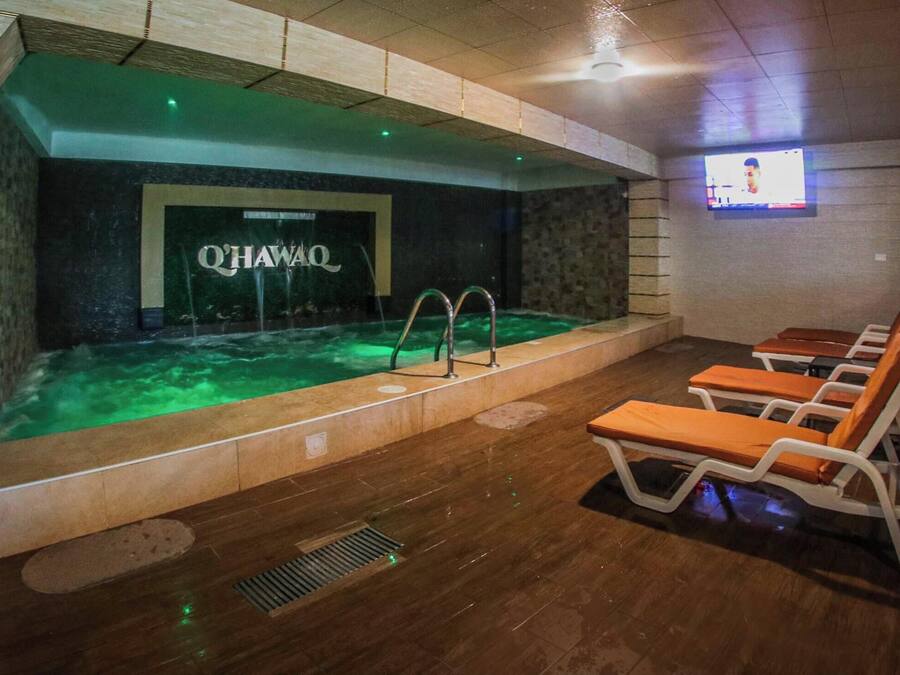 8 indoor pools