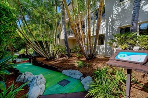 Property grounds - Splashpark family resort, full of fun. Close to theme parks, beach, restaurants (Mermaid beach)