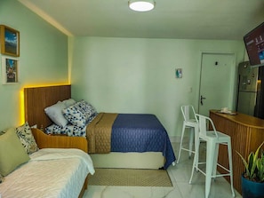 Ferros/tábuas de passar roupa, acesso à internet, roupa de cama