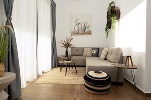 Smart TV, libros y estéreo 