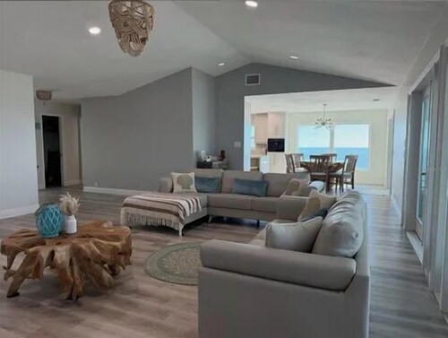 Ocean Front Property in Manasota Key Relaxing property in your private Beach