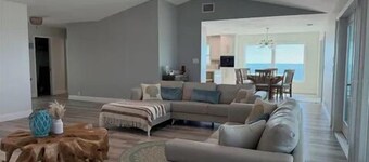 Ocean Front Property in Manasota Key Relaxing property in your private Beach