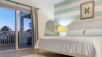 2 bedrooms, iron/ironing board, internet, bed sheets