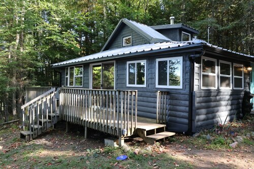 The Rustic Log - 2-bedroom cabin on Mercer lake