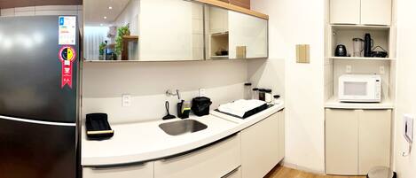 Fridge, microwave, stovetop, blender